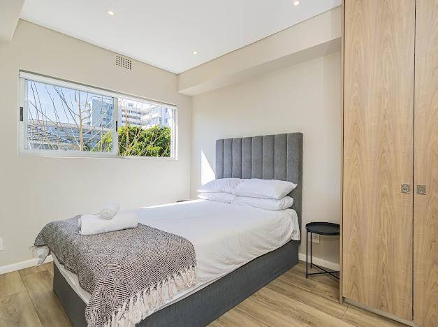 To Let 2 Bedroom Property for Rent in Sea Point Western Cape